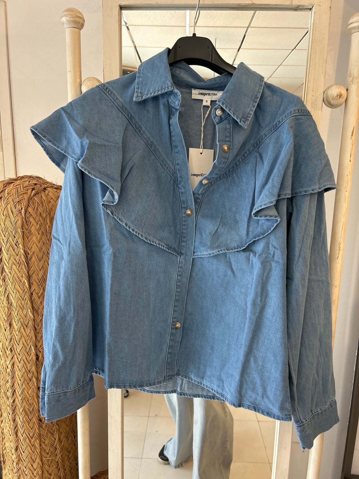 Blusa vaquera Volante