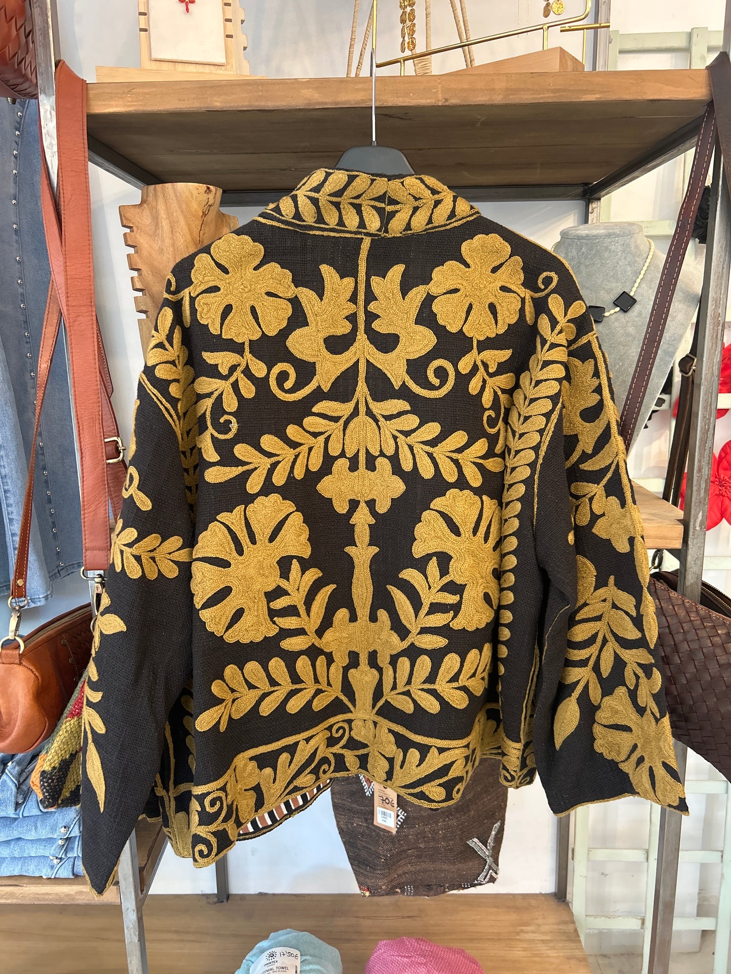 Chaqueta bordada Negra