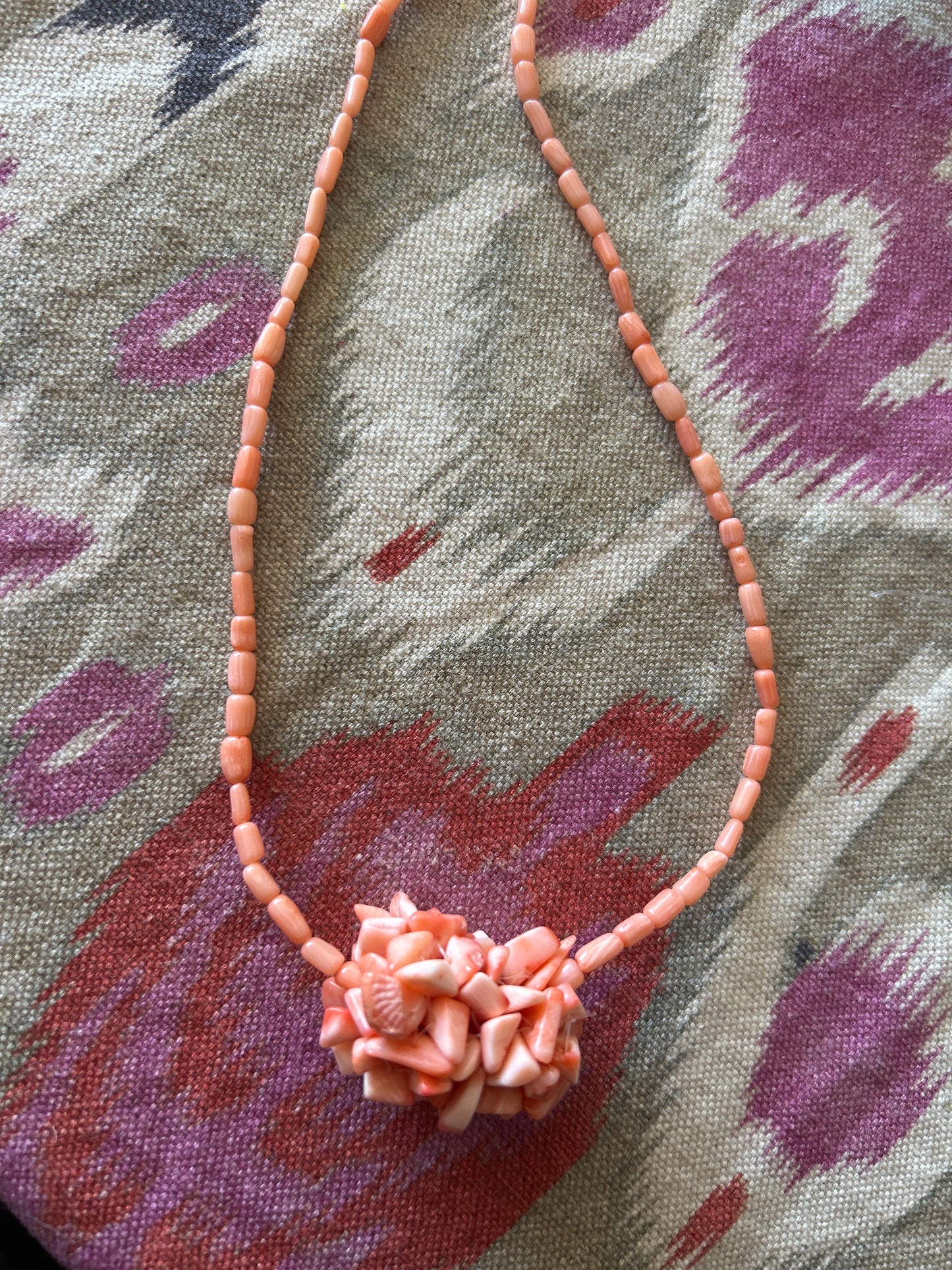 Collar coral María