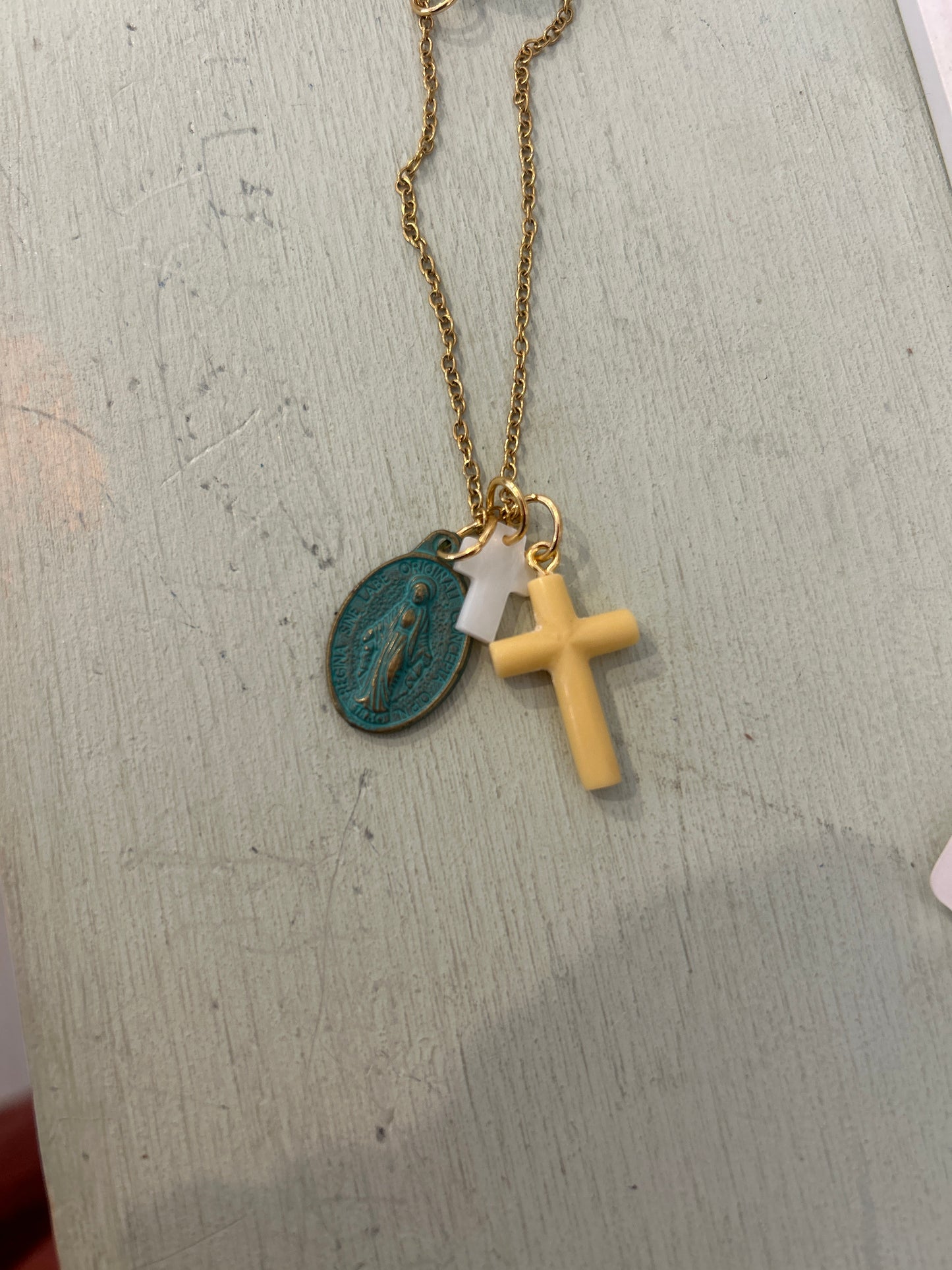 Cruz de resina