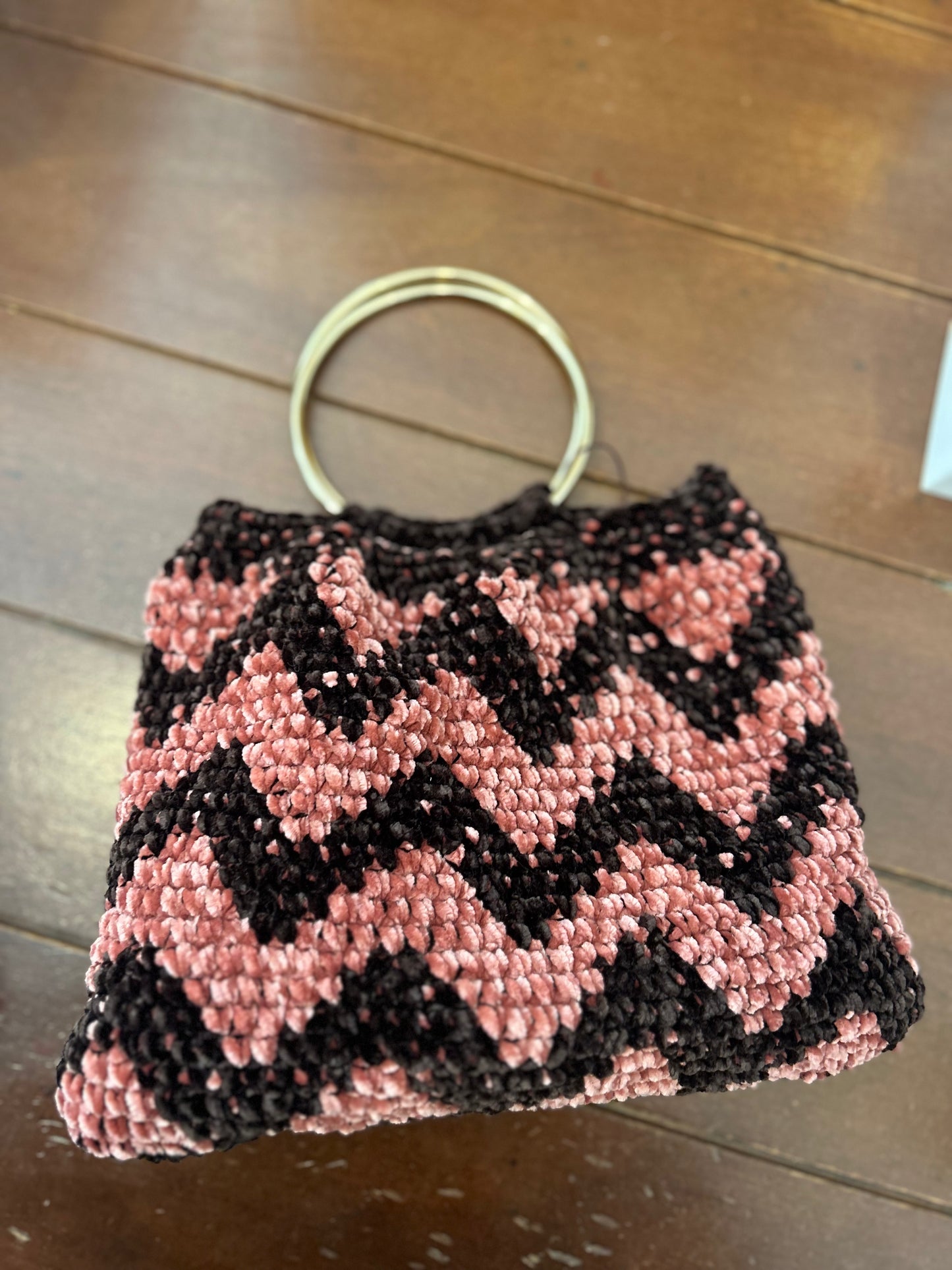 BOLSO ZIG ZAG VELVET MARRON