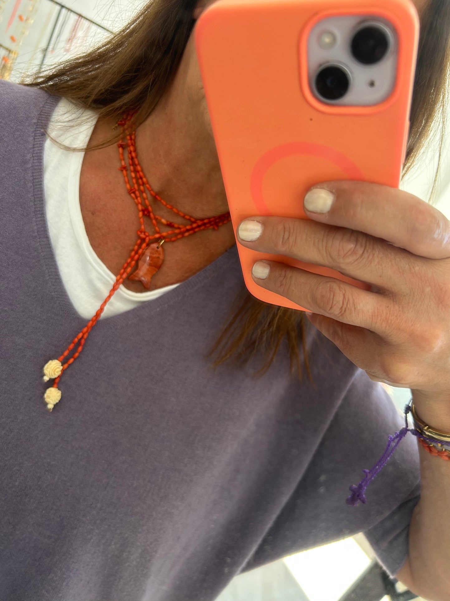 Collar Coral y bolas Hueso tallada