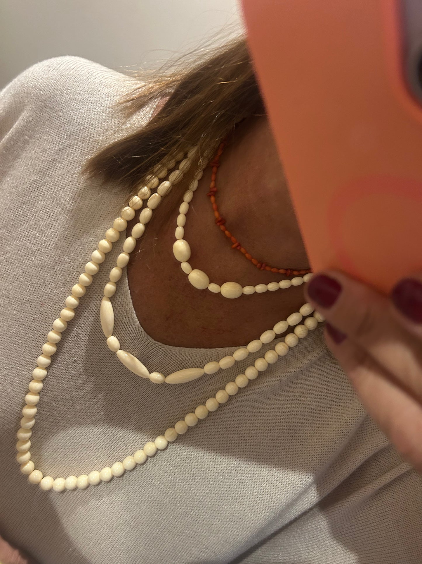 Collar largo bolas resina