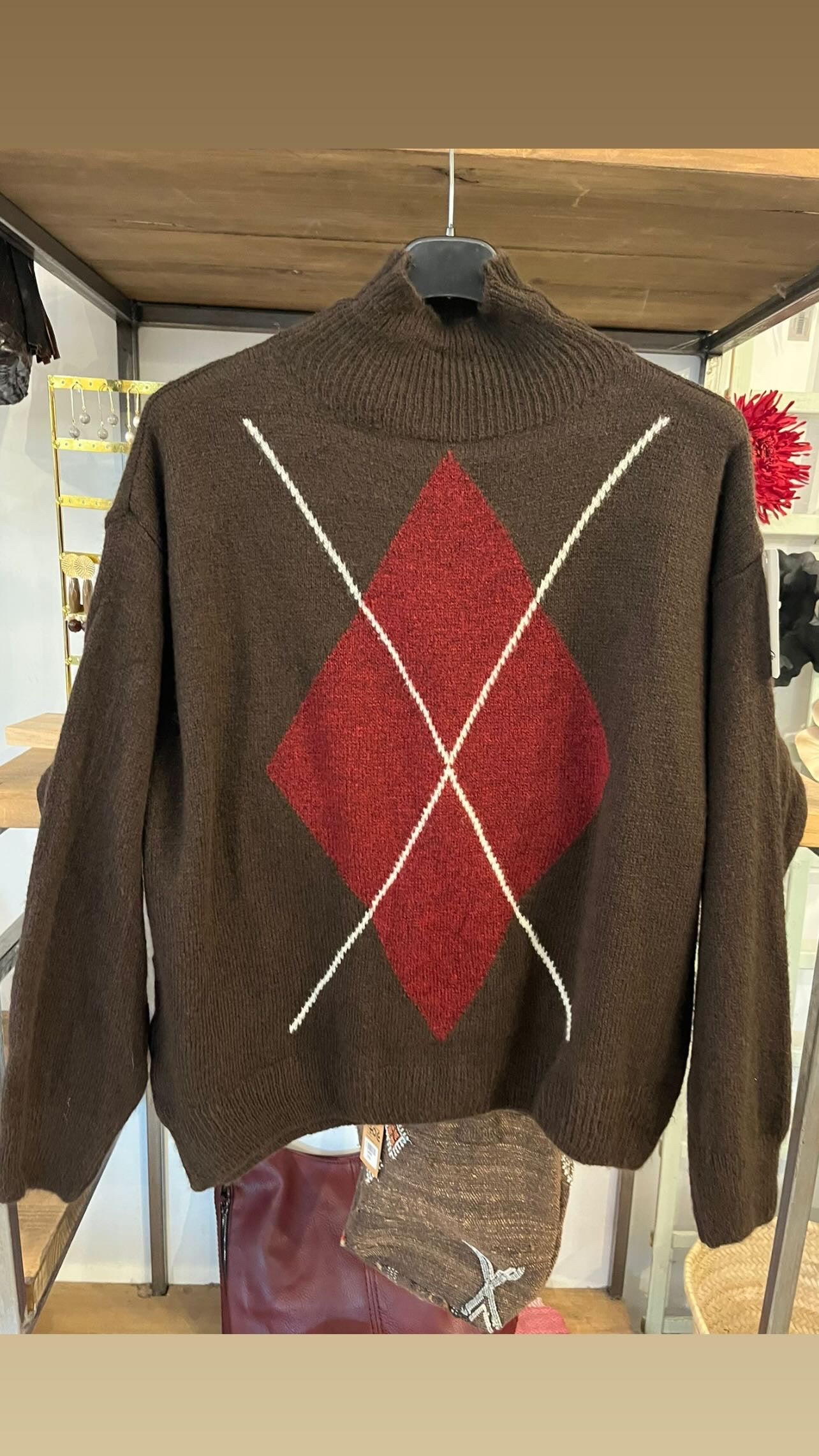 JERSEY ROMBO CUELLO ALTO MARRON