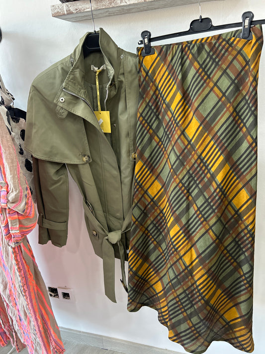 GABARDINA CORTA CAPA