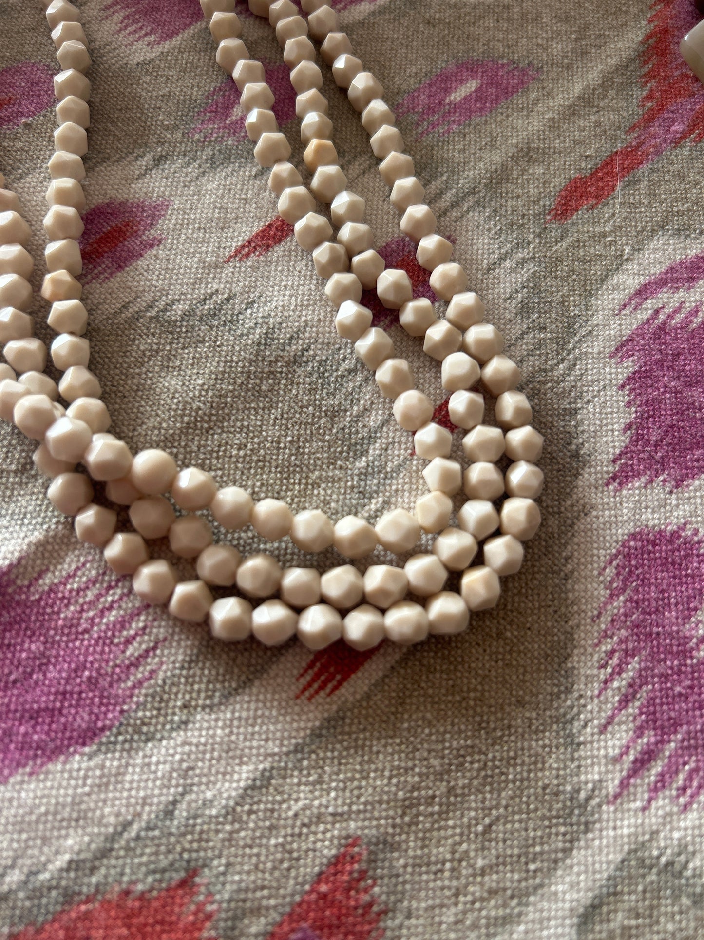 Collar Jaspe color hueso