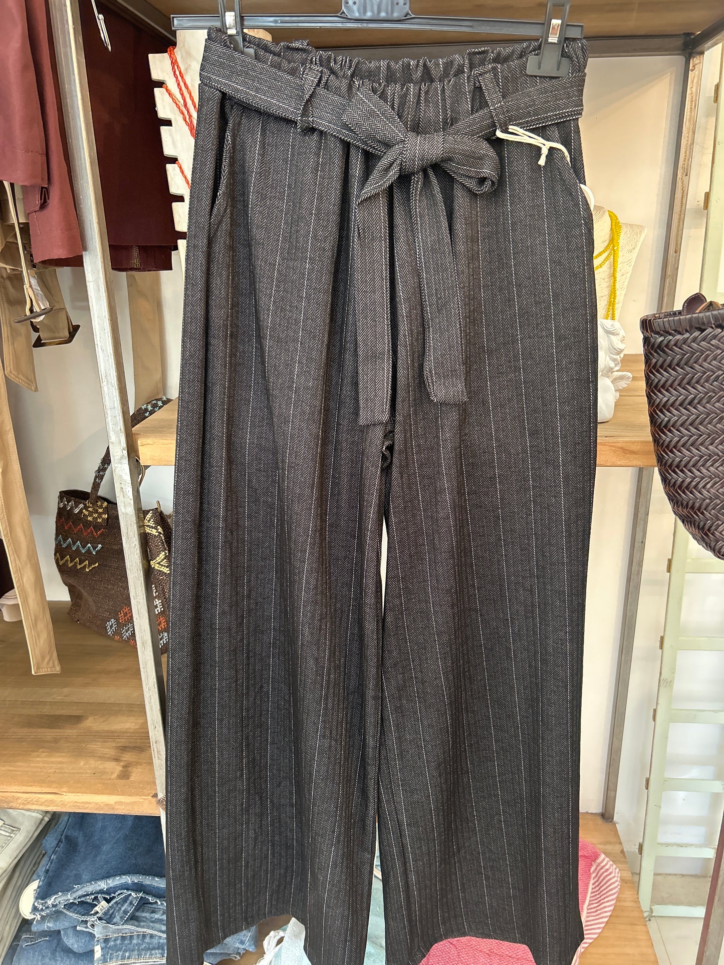 PANTALON RAYAS DIPLOMATICAS NEGRO