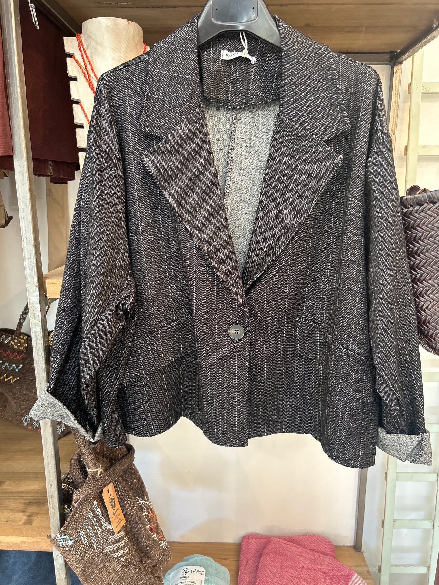 CHAQUETA RAYAS DIPLOMATICAS NEGRA