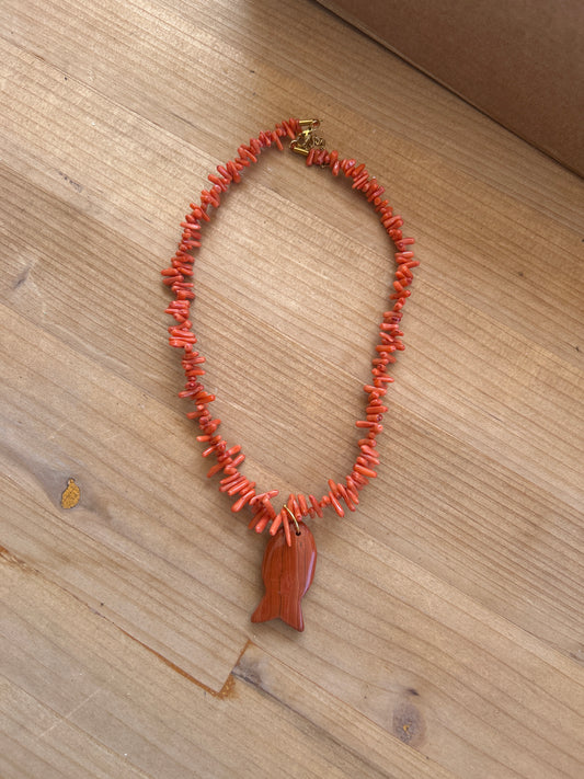 Collar coral Pez