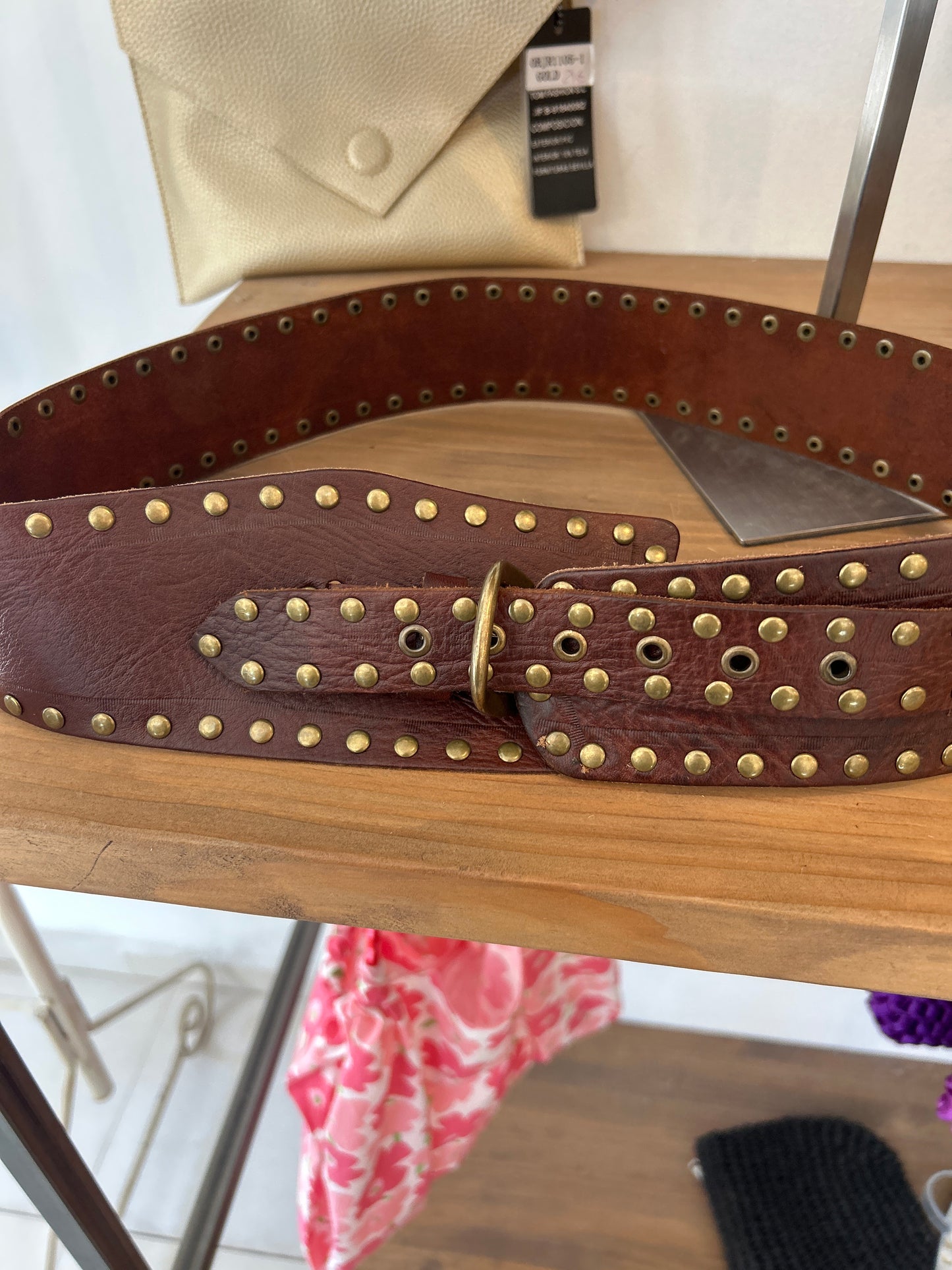 CINTURON ANCHO TACHUELAS