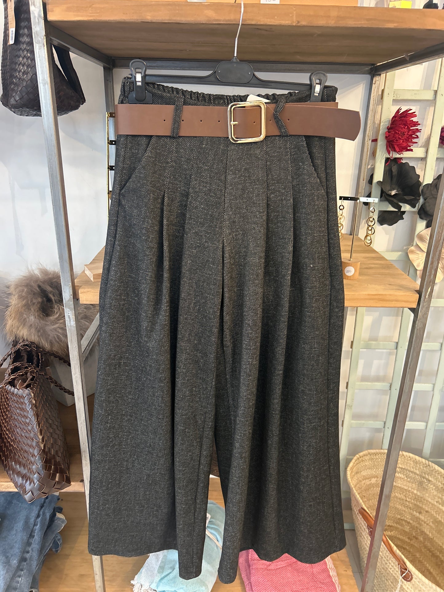 Pantalón palazo cinturón