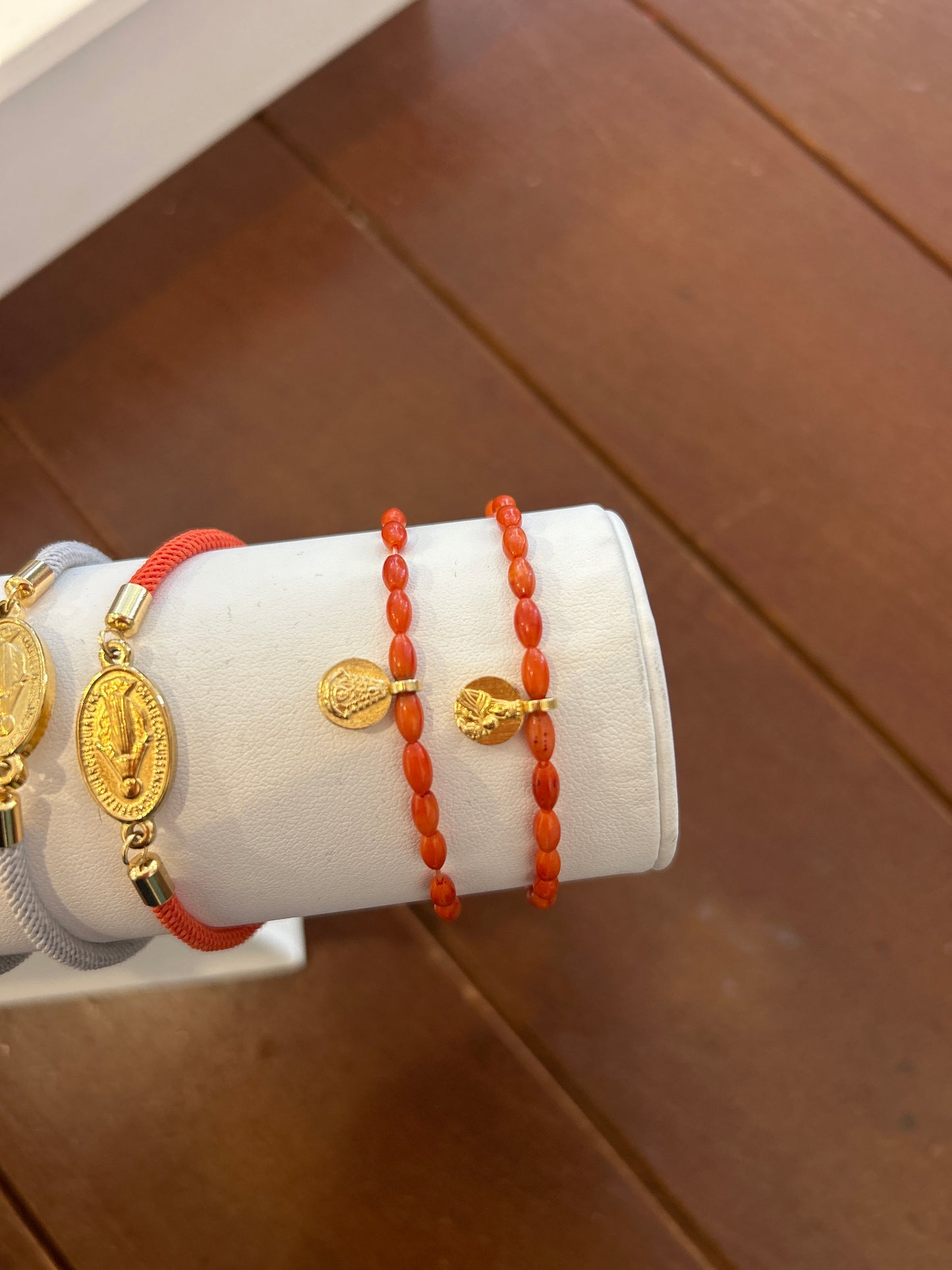 Pulsera coral Escapulario