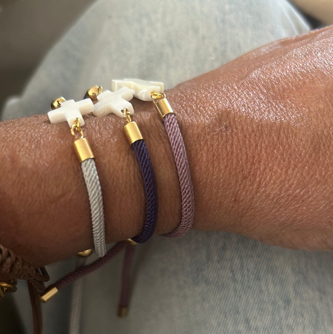 Pulsera Cruz Nácar pequeña