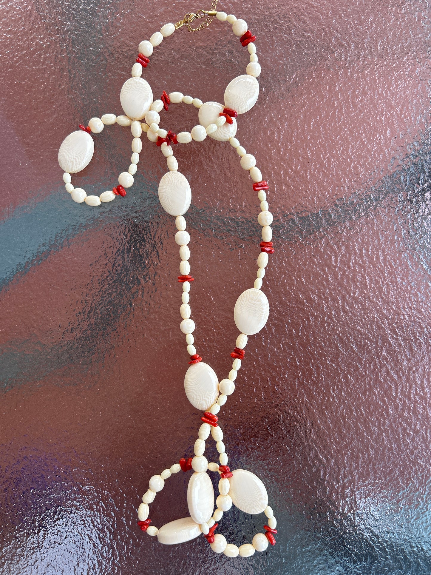 Collar largo hueso oval