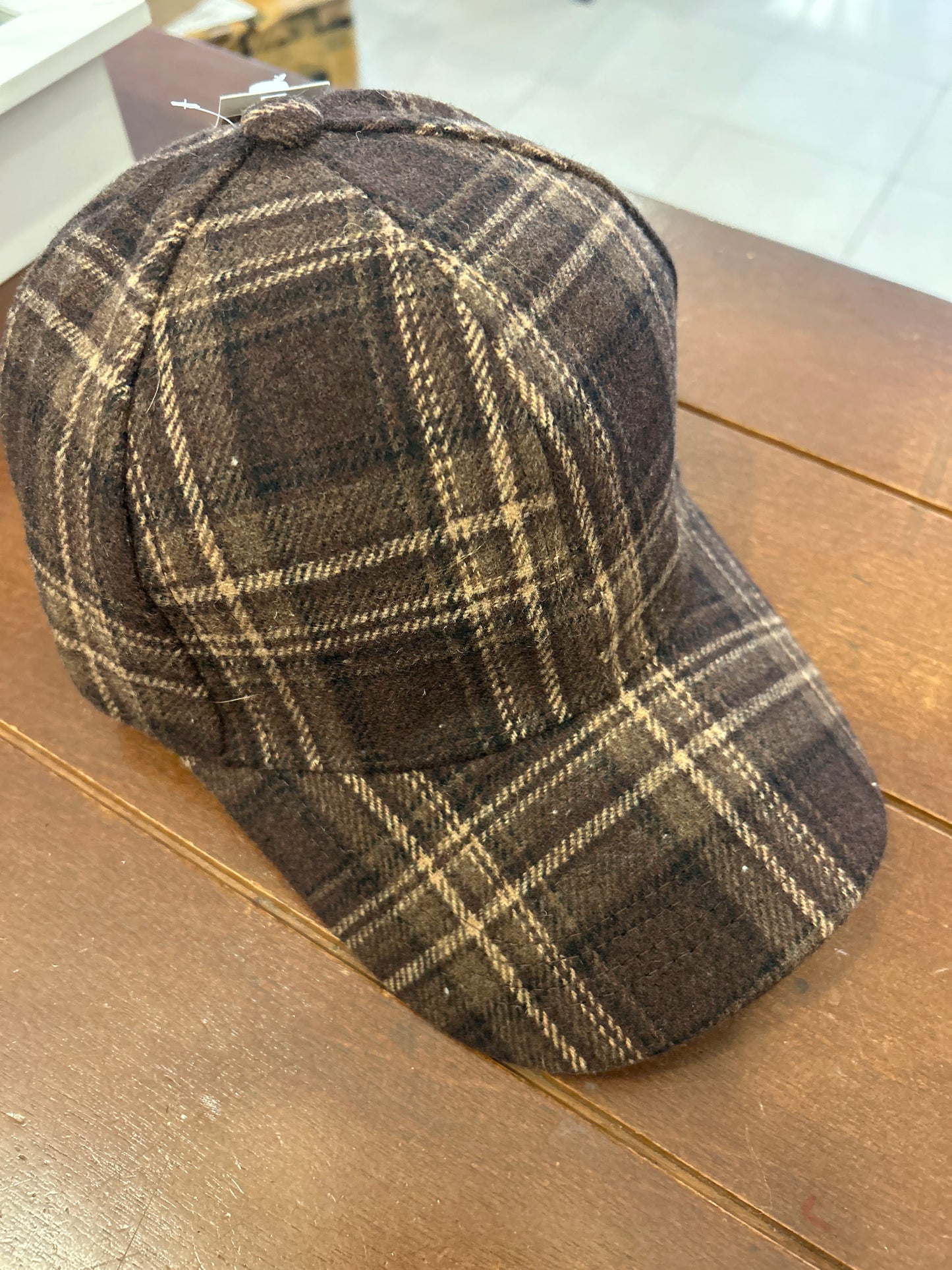 GORRA CUADROS BROWN
