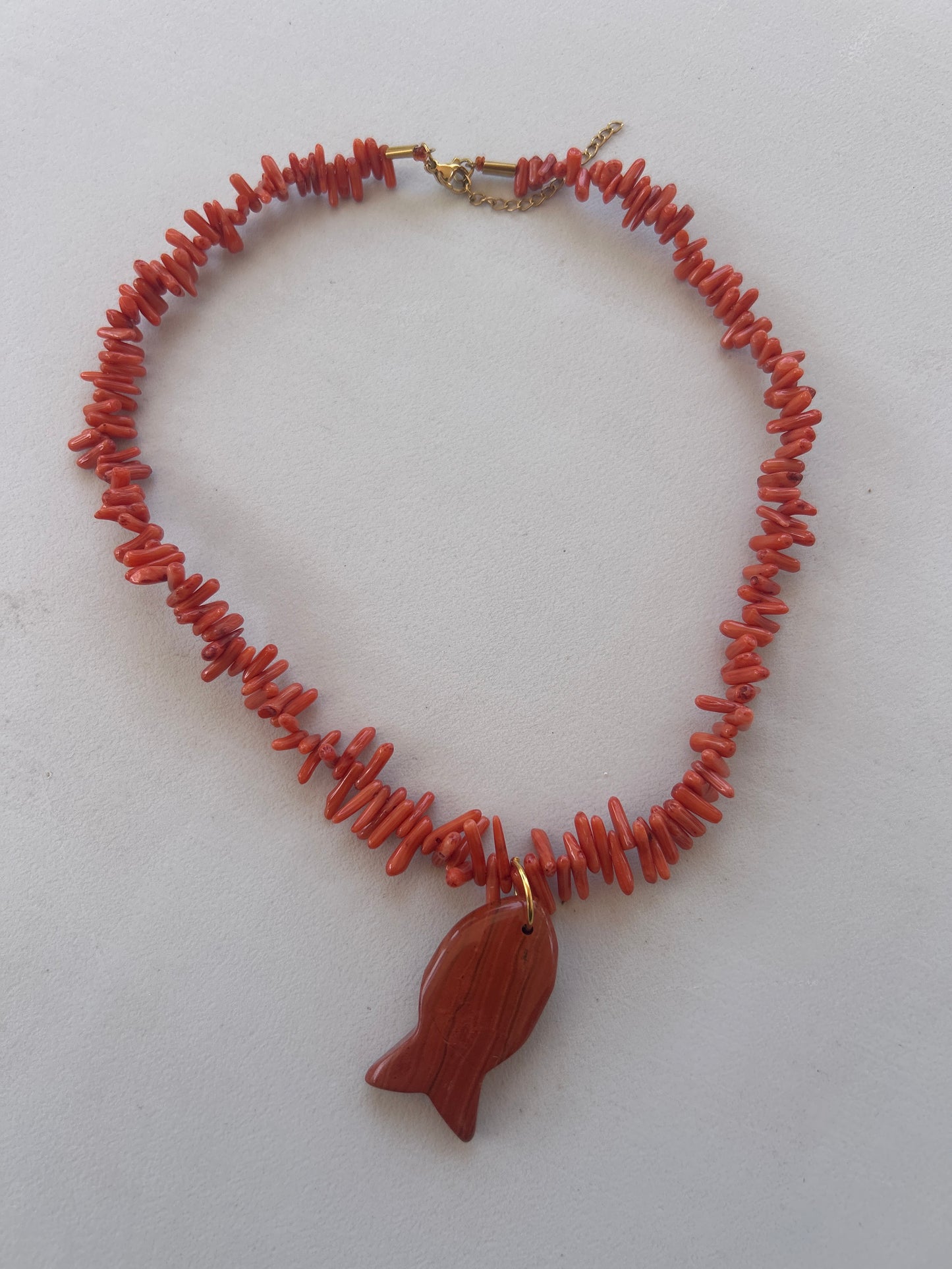 Collar coral Pez