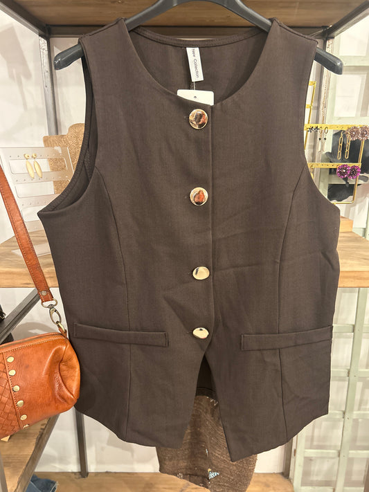 Chaleco chocolate botón