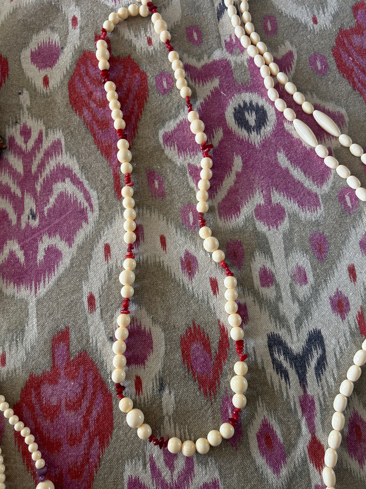 Collar Resina Largo Coral