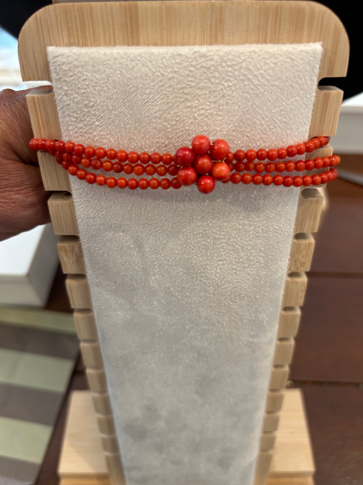 Choker coral Flor tres vueltas