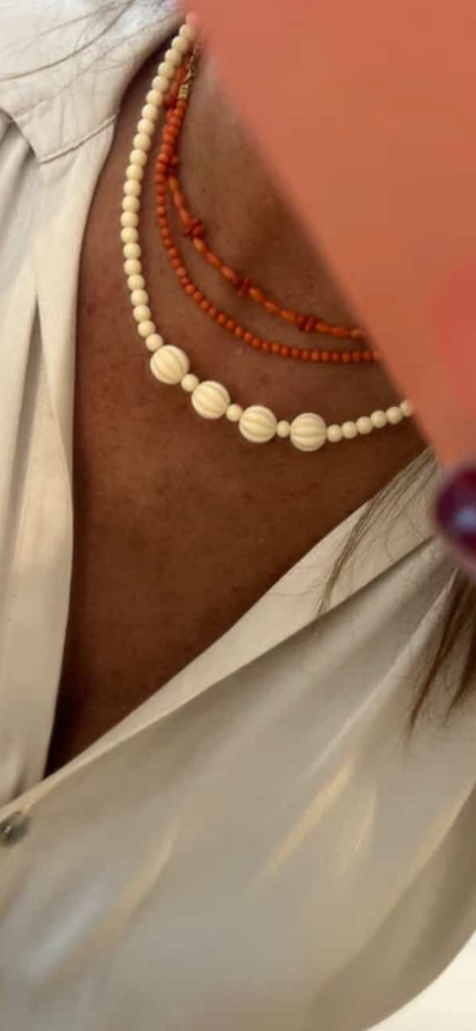 Collar Bolitas coral