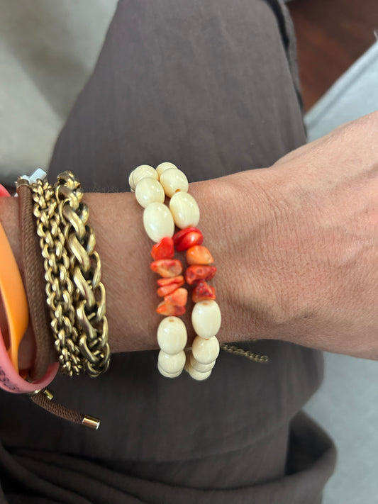 Pulsera imitación hueso con coralina