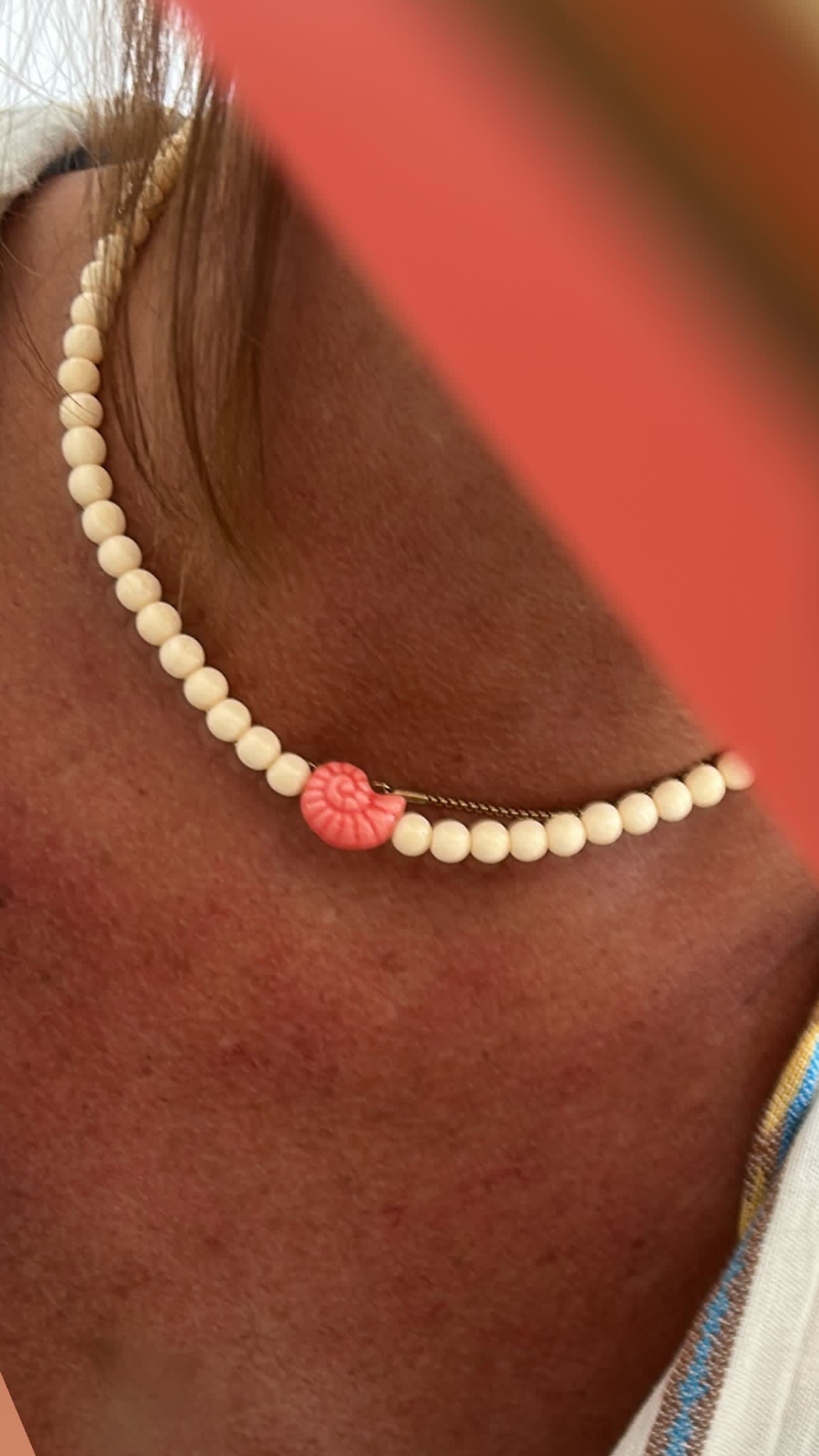 Collar concha coral