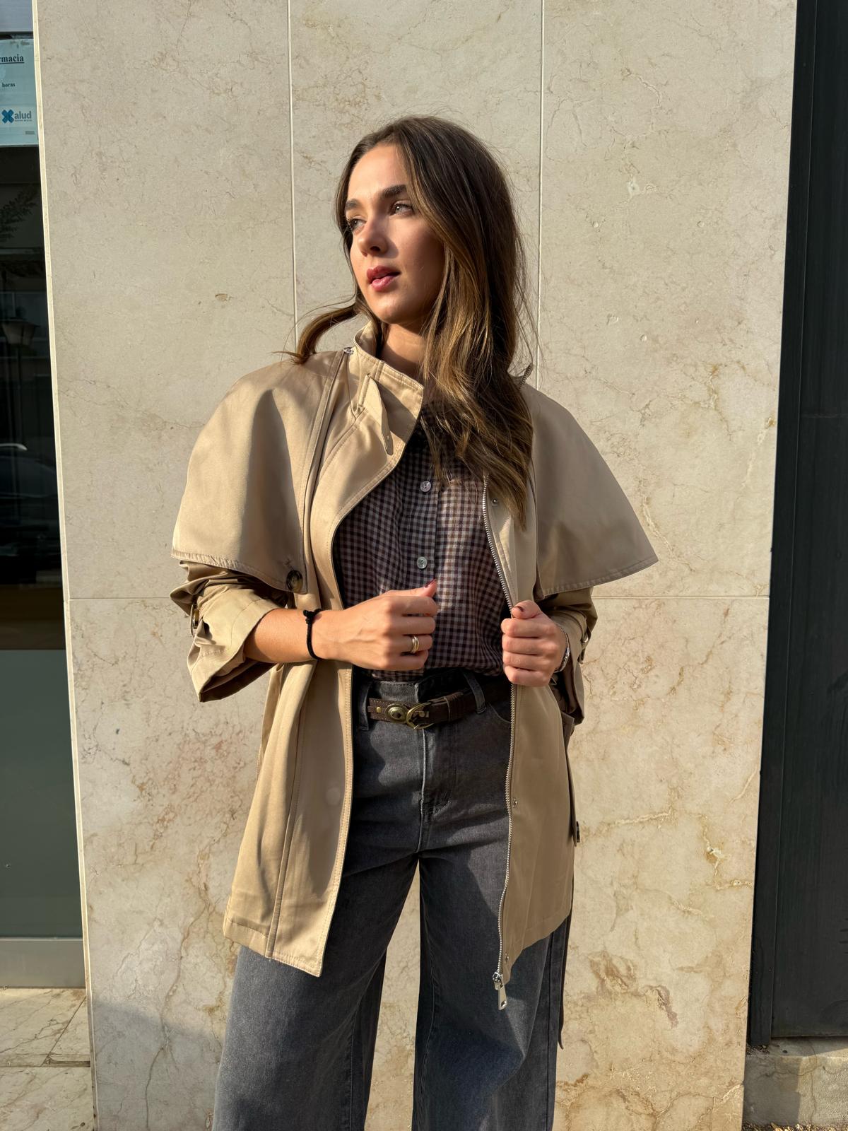 GABARDINA CORTA CAPA