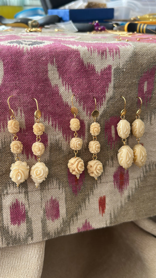 Pendiente Hueso Tallado