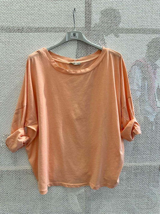 CAMISETA BASIC CUELLO BARCO LISA